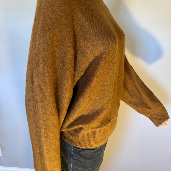 ***SOLD**** H&M Amber Brown Sweater - Size Small - Picture 7 of 8